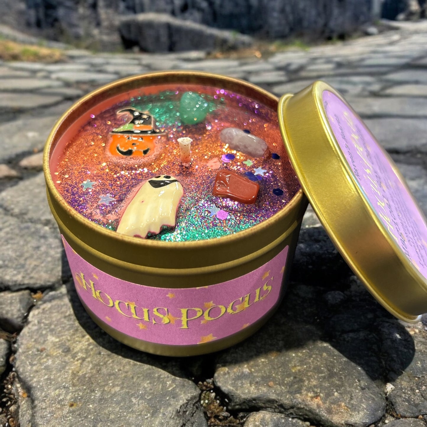 CANDLE - Raven's Hearth - "Hocus Pocus"